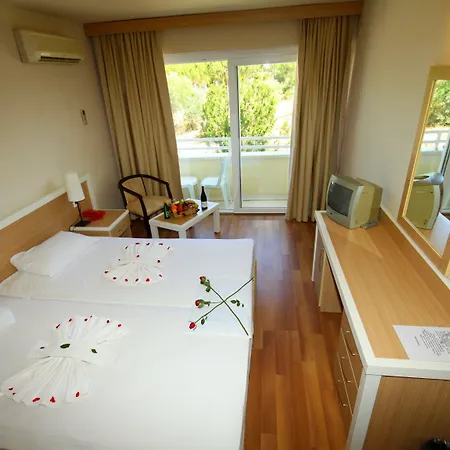 Hotel Tuntas Altinkum 3*