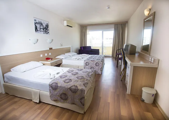 Tuntas Altinkum 3*