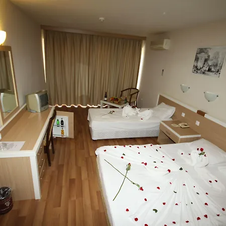 Hotel Tuntas Altinkum 3*